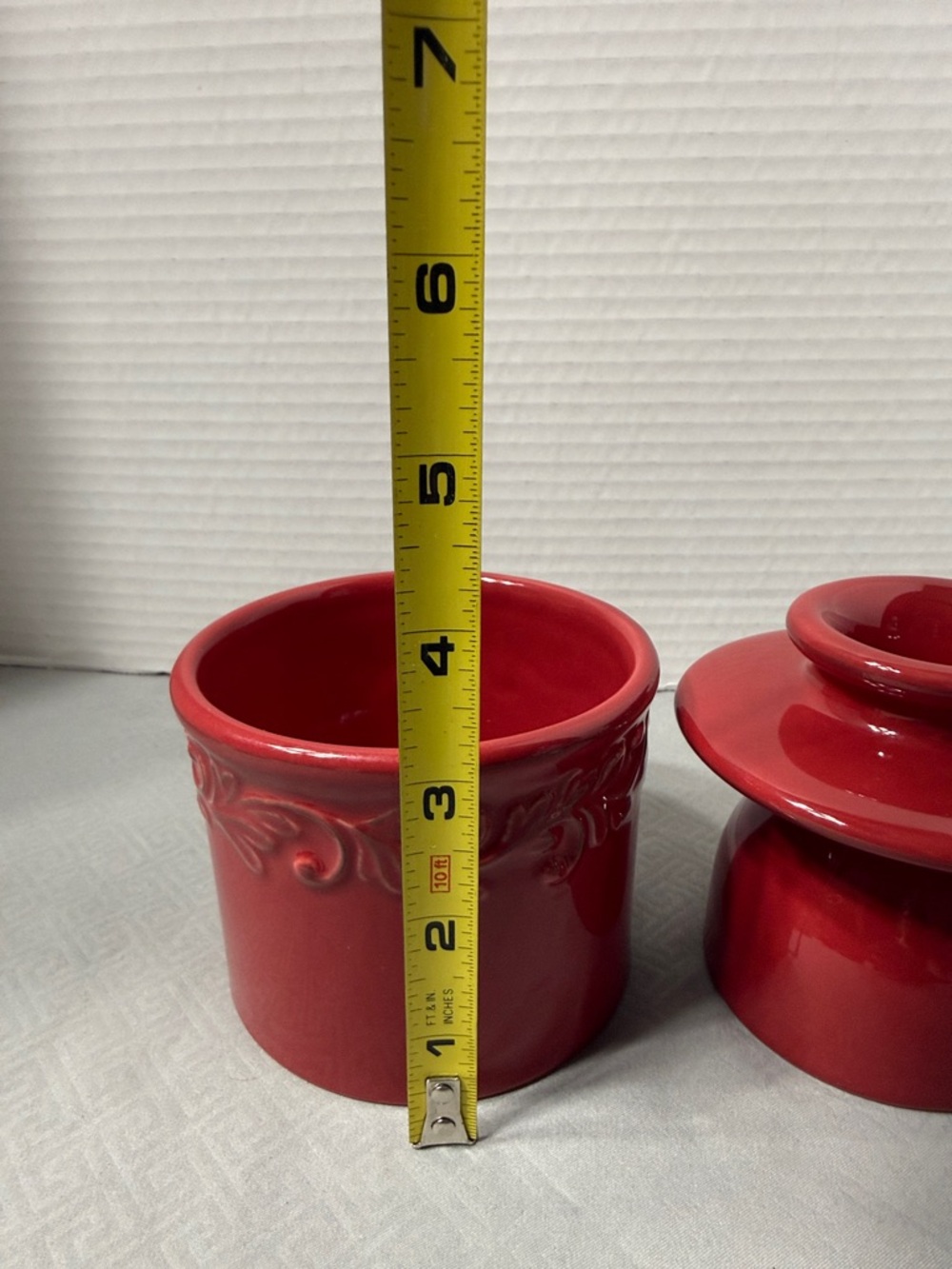 L Tremain Rouge Antique Collection Butter Keeper Crock Embossed Vines & Leaves - Picture 9 of 12
